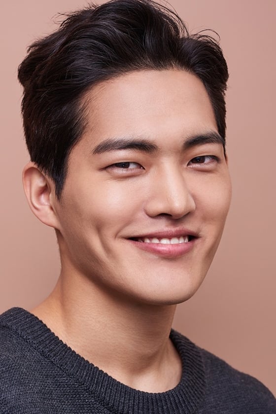 Gun-Woo Kim