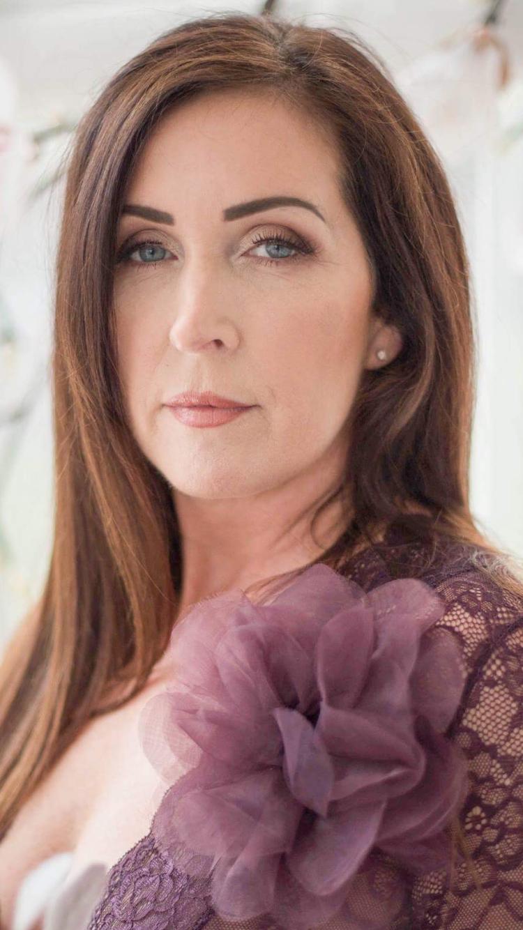 Joanne James