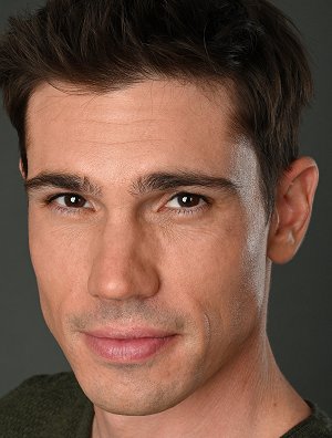 Tanner Novlan