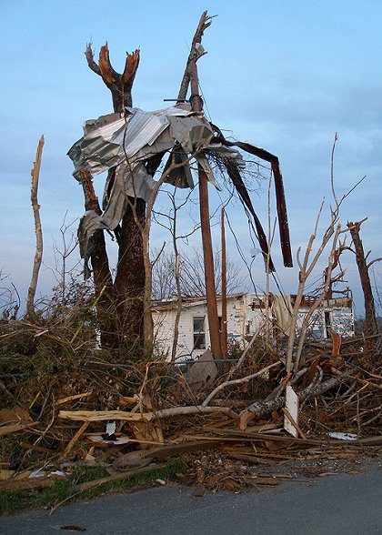 Běsnění tornád 2011