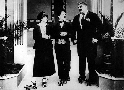 Chaplin na kolečkových bruslích