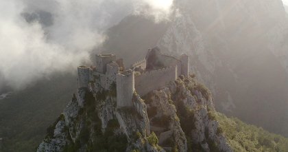 Francouzské hrady: Vzestup a pád - Počátky