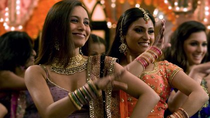 Laaga Chunari Mein Daag: Journey of a Woman
