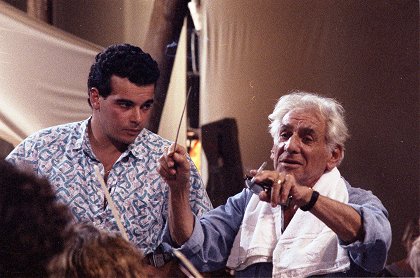 Leonard Bernstein učí mladé hudebníky