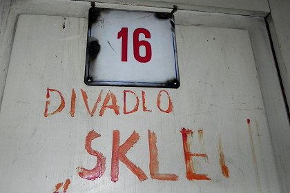 Tajemství Divadla Sklep aneb Manuál na záchranu světa