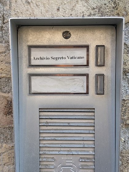 Tajné dokumenty Vatikánu odhaleny: Papež a ďábel