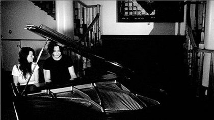 The White Stripes: Under Great White Northern Lights